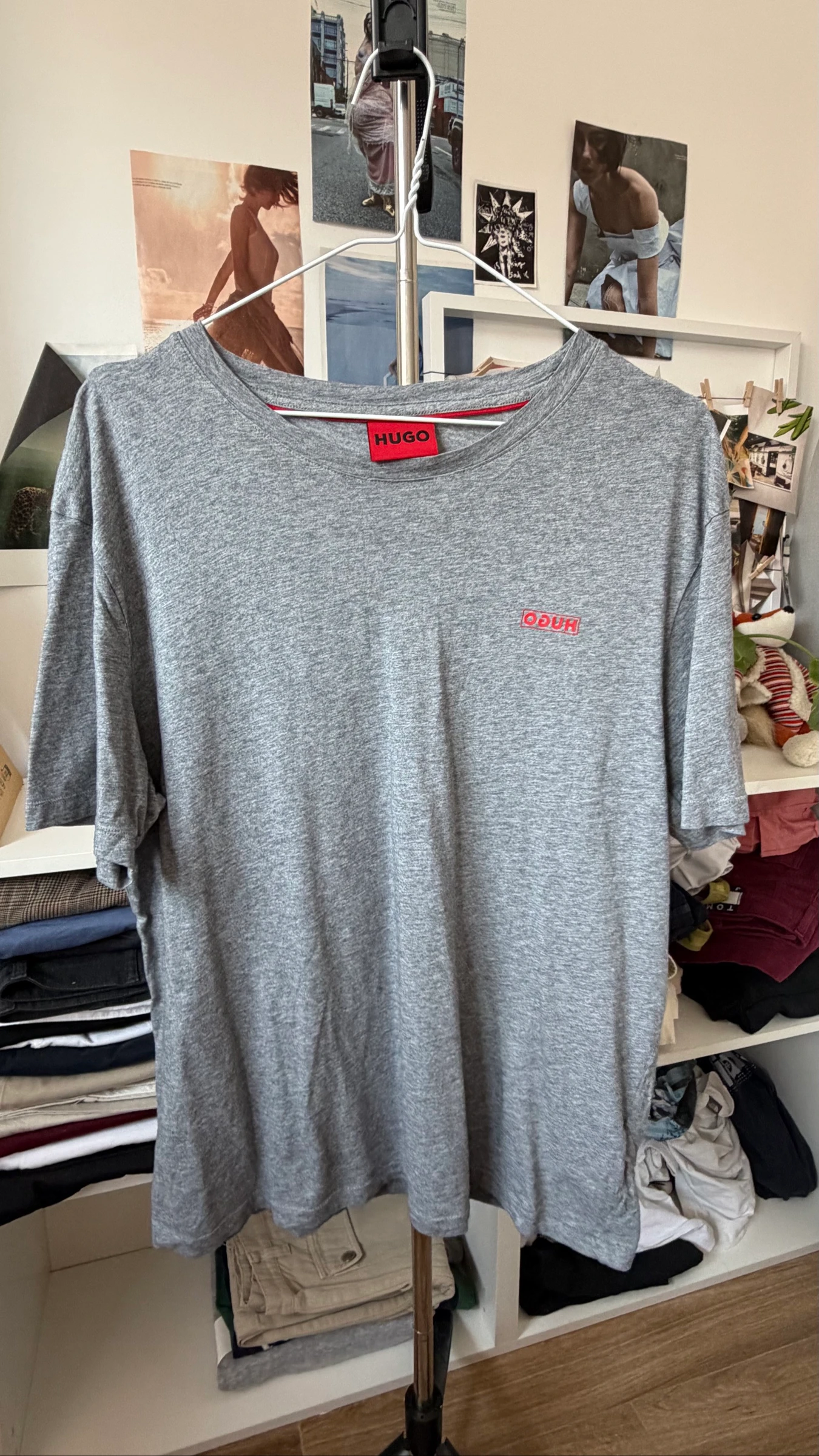 Camiseta HUGO gris oversize talla M